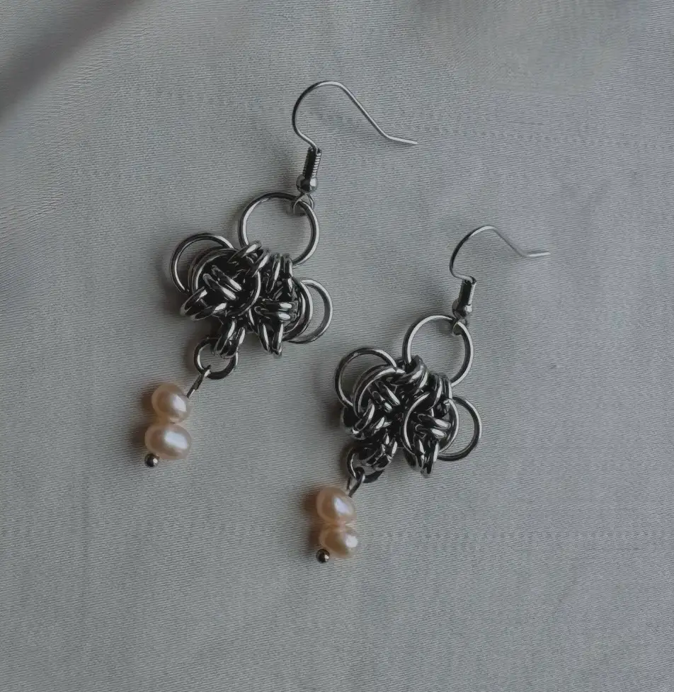 maeve ii freshwater pearl earrings detail